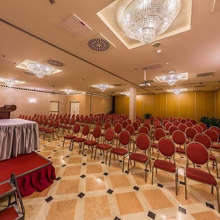 โรงแรมเพรซิเดนท์ บูดาเปสต์ ภายนอก รูปภาพ